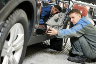 consiliul concurentei a amendat 25 de service uri auto si doi asiguratori pentru preturi stabilite la comun la manopera si piese 696e30a63c7f7