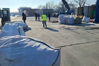 containere incarcate cu aproximativ 40 tone deseuri depistate in portul constanta 6970d5b186ed6