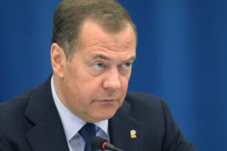 dmitri medvedev a invocat cazul maduro si a vorbit despre scenarii de rapire care i ar viza pe cancelarul german merz si pe zelenski 695abb4132a79