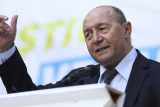 exclusiv basescu avertizeaza numirea sefilor sri si sie va fi foarte grea pentru nicusor dan 696d0cf397395