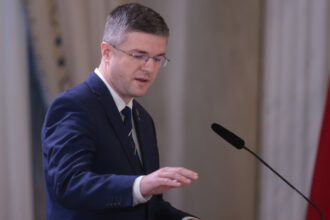 exclusiv ministrul economiei despre salrom voi continua eforturile lui radu miruta ce urmeaza pentru companiile de stat neperformante 697aea8803058
