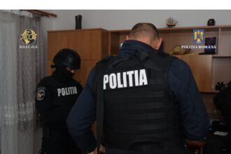 flagrant la lumina ce au descoperit mascatii de la diicot in lenjeria intima a unui albanez condamnari cu executare la tribunalul constanta 6958922253c81