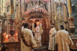 foto ips teodosie slujeste in aceasta noapte la biserica sfantului mormant dupa vizita la patriarhia ortodoxa a ierusalimului 696bc17573950