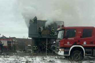 foto video apel umanitar doi copilasi din agigea au ramas fara locuinta dupa ce casa familiei a fost distrusa de un incendiu orice ajutor conteaza enorm 6971efc497682