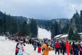 furt spectaculos doi romani prinsi de politie in timp ce trageau un seif pe partia de schi 695bde1dee9fc