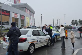 incendiu in parcarea vivo mall arde un autocar 6975b2c76ce93