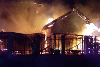 incendiu la o gospodarie din comuna oltina satul razoarele o anexa si un foisor distruse de flacari 696c7f507191a