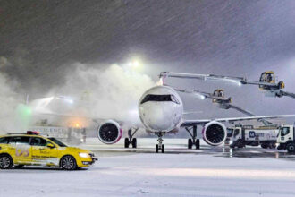 incident aviatic la budapesta din cauza conditiilor meteo transportul in europa centrala perturbat de ploaia inghetata 696664079b20a