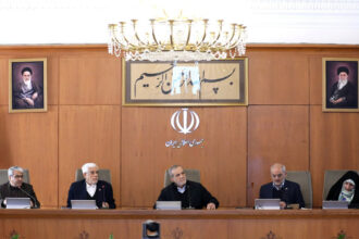 iranul ameninta cu cel mai dur raspuns la orice atac impotriva sa in timp ce o flota americana se indreapta spre regiunea golfului 69749df89c734