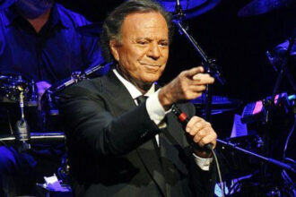 julio iglesias cere clasarea plangerii pentru delicte sexuale justitia spaniola nu este competenta 696e29d162aba