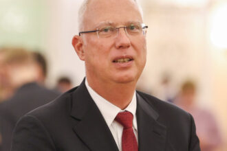 kirill dmitriev trimisul lui putin a fost vazut la paris si primit la ambasada sua le monde 695febee7c3bb