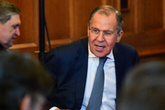 lavrov groenlanda nu este o parte naturala a danemarcei e o cucerire coloniala faptul ca locuitorii sunt obisnuiti e alta chestiune 696f7b784bc47