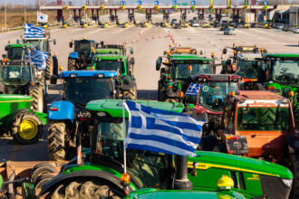 negocieri blocate in grecia fermierii ameninta cu extinderea protestelor pe autostrazi 695f897dc5202