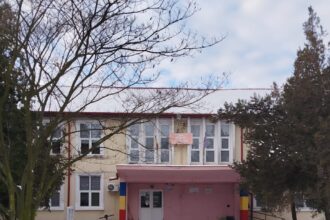 noi demersuri ale parintilor din cobadin impotriva transformarii liceului din comuna intr unul tehnologic concluzii in urma discutiilor cu primarul cristian telehoi 696f651a4aa19
