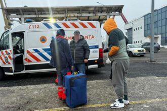 o nava arsvom a preluat un marinar cu probleme medicale si l a adus la tarm 69739bd86ac8f