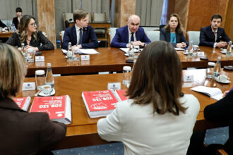 o noua reuniune a comitetului pentru revizuirea legilor justititiei are loc astazi la palatul victoria 696733450374a