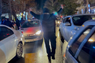pe fondul protestelor guvernul iranian a anuntat ca fiecare cetatean va primi timp de patru luni un ajutor lunar 695ad3a070bda