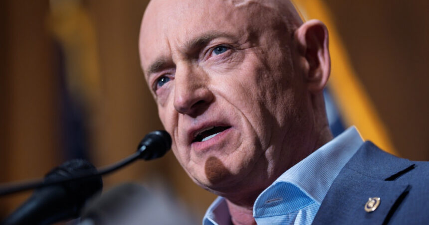 pentagonul ii reduce gradul si pensia militara fostului astronaut mark kelly senator democrat conduita necorespunzatoare imprudenta 695c057c83dd9