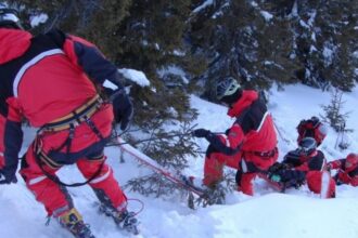 peste 150 de interventii salvamont in 24 de ore record al sezonului de iarna 696cf64c14581
