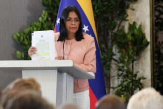 presedinta rodriguez va plati mai scump ca maduro daca nu va face ce trebuie avertizeaza trump 695ac5964ebf3