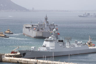 rusia s a alaturat navelor de razboi chineze si iraniene pentru exercitii militare in largul africii de sud 696167ca6435a