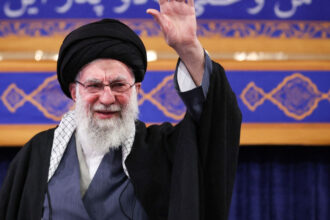 serviciile secrete occidentale sustin ca ayatollahul khamenei e pregatit sa fuga la moscova daca protestele din iran escaladeaza 695b7558e9a01