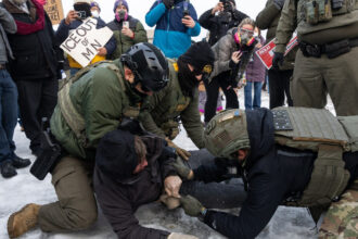 statul minnesota da in judecata administratia trump dupa raidurile ice nu puteti tari femei insarcinate prin zapada 696604e93cb87