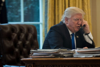 trump si guvernatorul tim walz au discutat telefonic reducerea numarului agentilor federali posibila in minnesota 6977d82db67c4