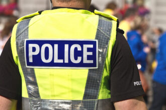 un ofiter britanic de la serviciul de imigrari s a dovedit a fi chiar el un migrant care a intrat ilegal in regatul unit 697c91adb2d49