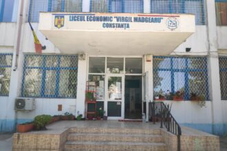 un profesor de la liceul economic virgil madgearu constanta aduce acuzatii conducerii unitatii si colectivului profesoral ce spune directorul adela cristina filip 69651863754f9