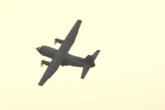 un roman ranit grav intr un incendiu este transferat in belgia cu un avion al armatei alti doi vor fi adusi acasa cu aceeasi aeronava 69579b9d335d1