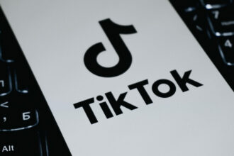 utilizatorii din sua acuza ca tiktok este cenzurat dupa preluarea sa de catre miliardari apropiati lui trump ce spune compania 6978ea6b847e9