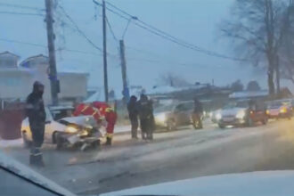 video accident rutier pe bulevardul i c bratianu din constanta o victima este incarcerata dupa ce un camion si un autoturism s au ciocnit 695fcb594a5fe