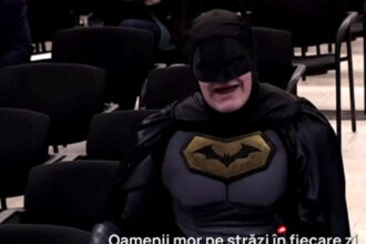 video batman a certat autoritatile unui oras indulgent cu ice oamenii mor pentru ca permitem guvernului federal sa va calce in picioare 697c83792c04d