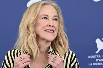 video catherine ohara actrita care a jucat rolul mamei lui kevin in singur acasa a murit la 71 de ani 697d10bf21b3d