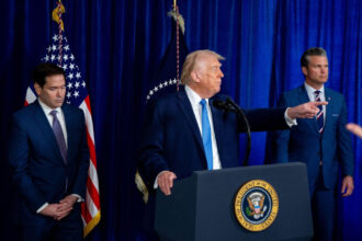 video ce a raspuns trump cand a fost intrebat de un reporter daca l ar captura si pe putin cum a facut o cu maduro 6962026812203