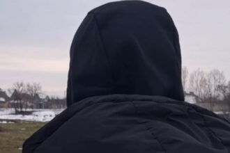 video crima din timis martorul cheie din dosar crede ca suspectii au aruncat borseta victimei in fata casei sale pentru a da vina pe el 69735e5ee6a7a