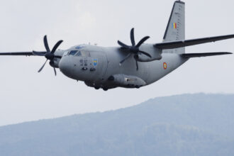 video cum comunica nicusor dan la bordul avionului spartan despre care a spus ca nu are comunicatii cu exteriorul 695fbad8765a5