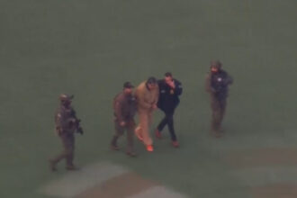video maduro a fost dus cu elicopterul in fata instantei a fost pazit de soldati cu mitraliere 695bc9b8cd1e5