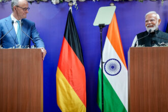 video merz vizita in india unde a inaltat un zmeu alaturi de premierul modi mesajul cancelarului trebuie sa reducem dependenta de rusia 6964cc245431a