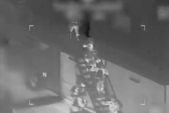 video primele imagini cu operatiunea sua de capturare a navei din flota fantoma rusa kristi noem puteti fugi dar nu va puteti ascunde 695e7e4f278de