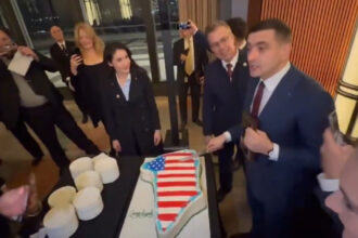video reactia lui george simion dupa episodul tortului in forma groenlandei acoperit cu steagul statelor unite 6971f429de8aa