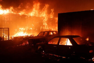 video stare de catastrofa in chile 15 morti in urma incendiilor de vegetatie si sute de case facute scrum 50 000 de oameni au fost evacuati 696d0cf06eb9b