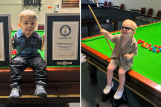 video un baietel de numai doi ani si cateva luni a intrat in cartea recordurilor pentru aptitudinile sale exceptionale la snooker 697b97eead887