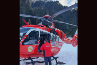actiune de salvare in muntii bucegi o persoana dusa la spital cu elicopterul smurd salvamontistii trag un semnal de alarma 697f9aab81c03