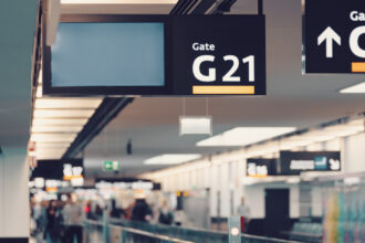 aeroportul din viena a fost temporar inchis din cauza zapezii 699852c6a59f7