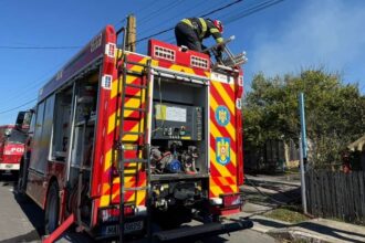 alerta la tuzla a luat foc o casa de pe strada viilor 6991a19d4ae73