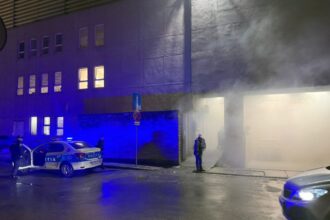 alerta un incendiu a izbucnit la un autoturism din parcarea subsolului tomis mall 6984ce2c96778