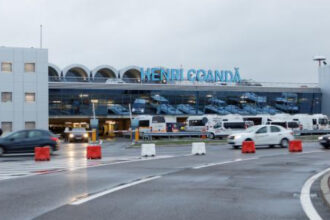 apa potabila gratuit pe aeroporturile otopeni si baneasa vor fi instalate statii de alimentare 698062f03ea8d