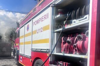 arde o casa din lazu pompierii constanteni intervin cu mai multe autospeciale 697f56c664012